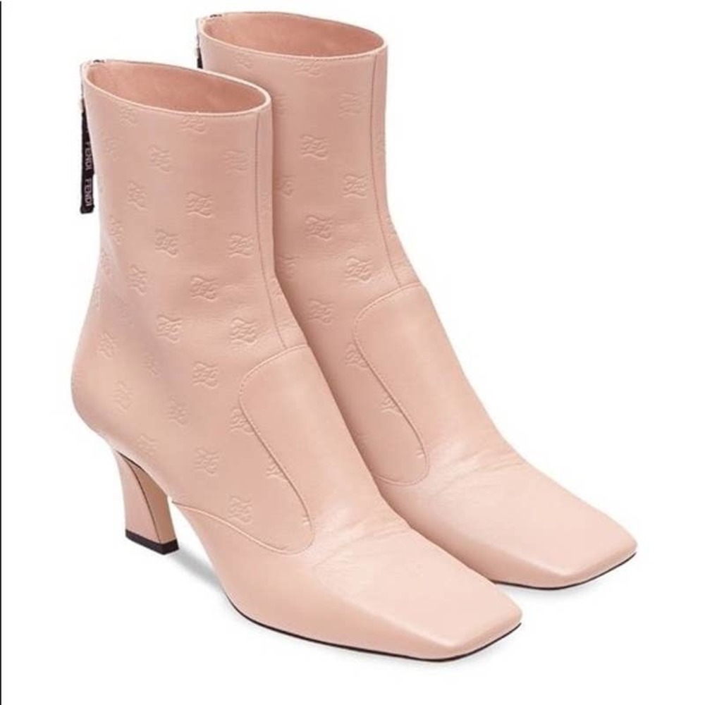 Fendi Ffreedom Karligraphy Blush Beige Leather Square Toe Ankle Boots. With